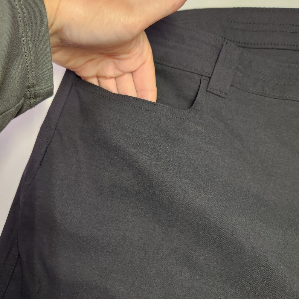 ⭐️NWT Eddie Bauer Rainier Capris – Size 16 – 94% Nylon – Spring Essential - Picture 3 of 10